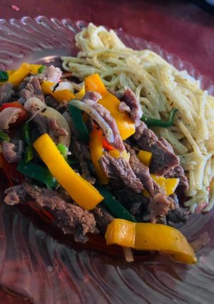 Una foto de Parrillada con espagetti a las finas hierbas