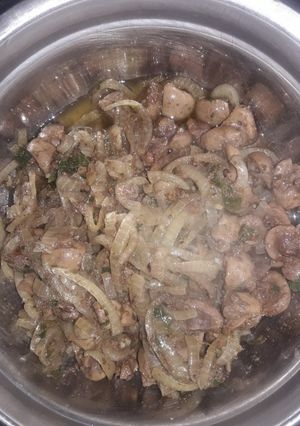 Una foto de Riñones encebollados🙌