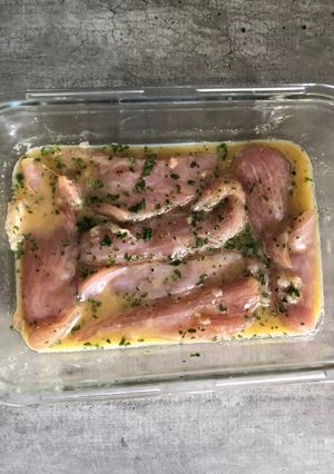Une photo de Poulet mariné moutarde, citron, miel