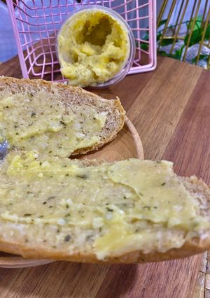Gambar Homemade garlic butter
