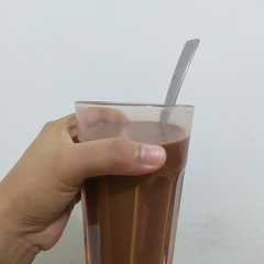 A picture of Minuman cokelat hangat / hot choco.
