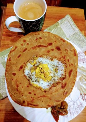 A picture of Khasta Karara Paratha.