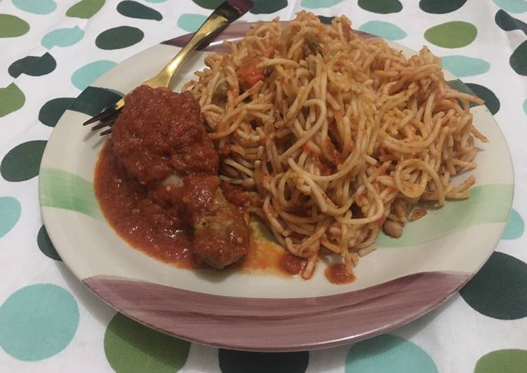 Recipe of Quick Daisy’s Christmas treats - Spaghetti jollof and stewed Chicken
