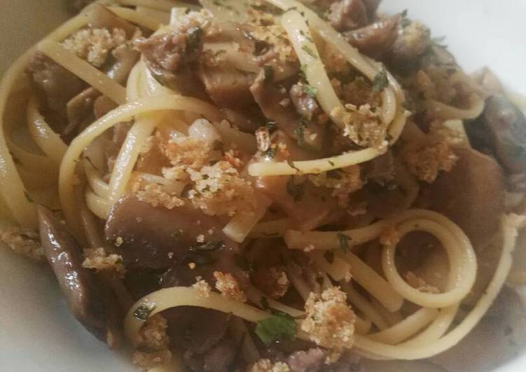 Bavette con funghi e luganega