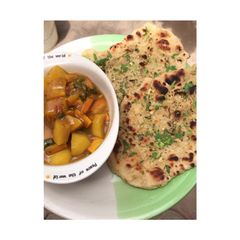 A picture of Garlic naan bread.