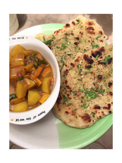 A picture of Garlic naan bread.