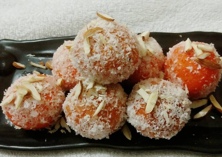Coconut laddoo