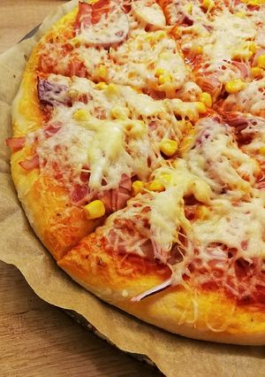 Házi pizza, házi pizzaszósszal 🍕 recept fotója