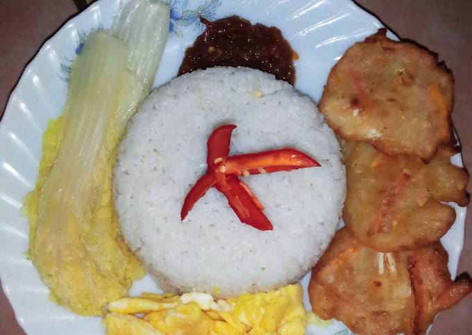 Nasi uduk (panci elektrik)