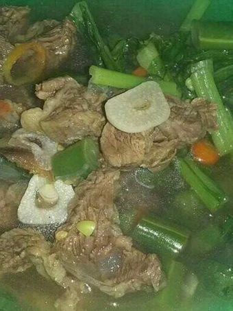 Cara Mudah Menyiapkan Resep Sayur hijau soup daging sapi yang Menggugah Selera