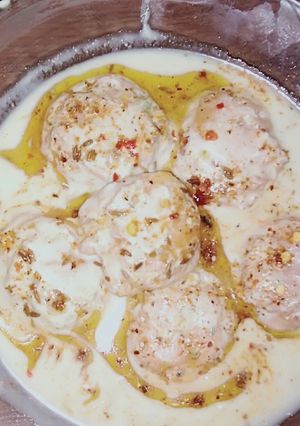 A picture of Dahi baleee.