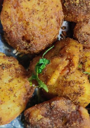 क्रिस्पी फ्राइडआलू टूक (Crispy fried aloo tuk recipe in Hindi) रेसिपी मुख्य फोटो