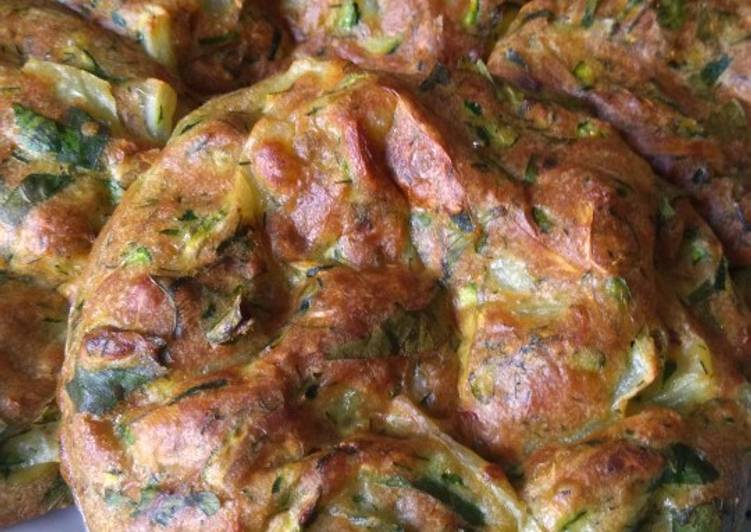 Mucver (Frittatine di zucchine al forno)