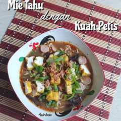 A picture of Mie Tahu dengan Kuah Petis.