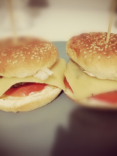 A picture of Chicken Burger!!.
