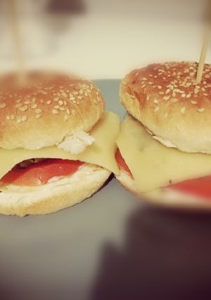 A picture of Chicken Burger!!.