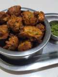 Methi-Kela Bhajiya (Fenugreek leaves-Banana)