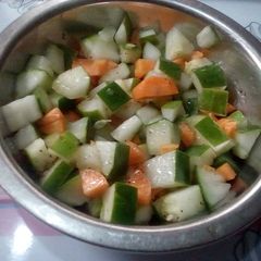 Cucumber and Carrot Salad (Meditaranean) A picture of Cucumber and Carrot Salad (Meditaranean).