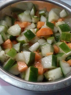 A picture of Cucumber and Carrot Salad (Meditaranean).