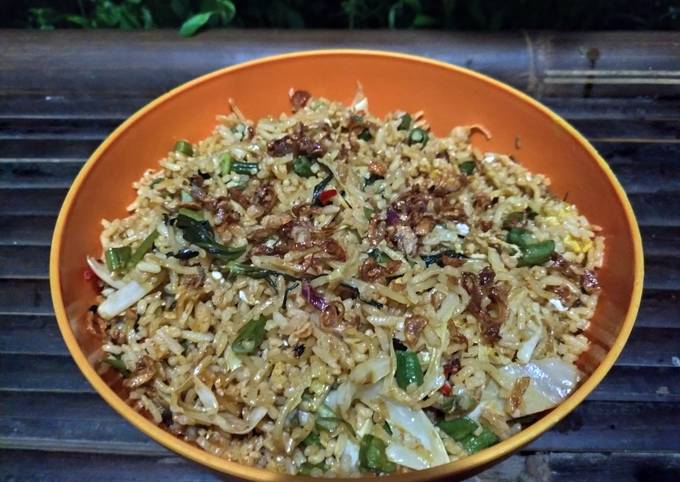 Nasi Goreng Magelangan Pedas Salut Telur