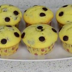A picture of Muffins.