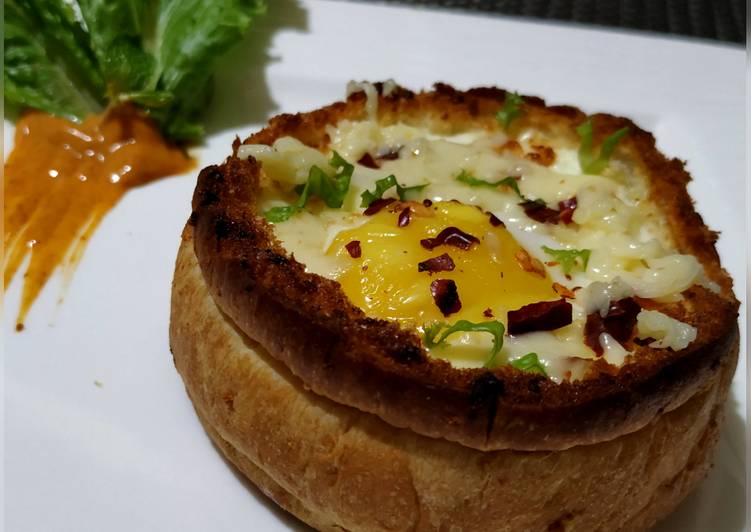 Steps to Make Quick &#34;Cheesy Egg with Baked Bread Bowl&#34;
