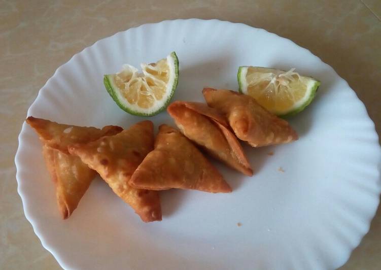 Simple Way to Make Quick Yellow Peas Samosas #Local Ingredients Contest#