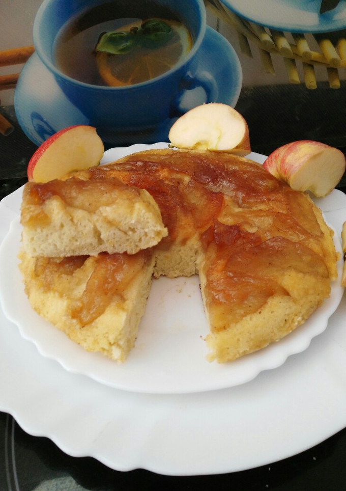 Una foto de Tarta de manzana con canela al sartén sin levadura