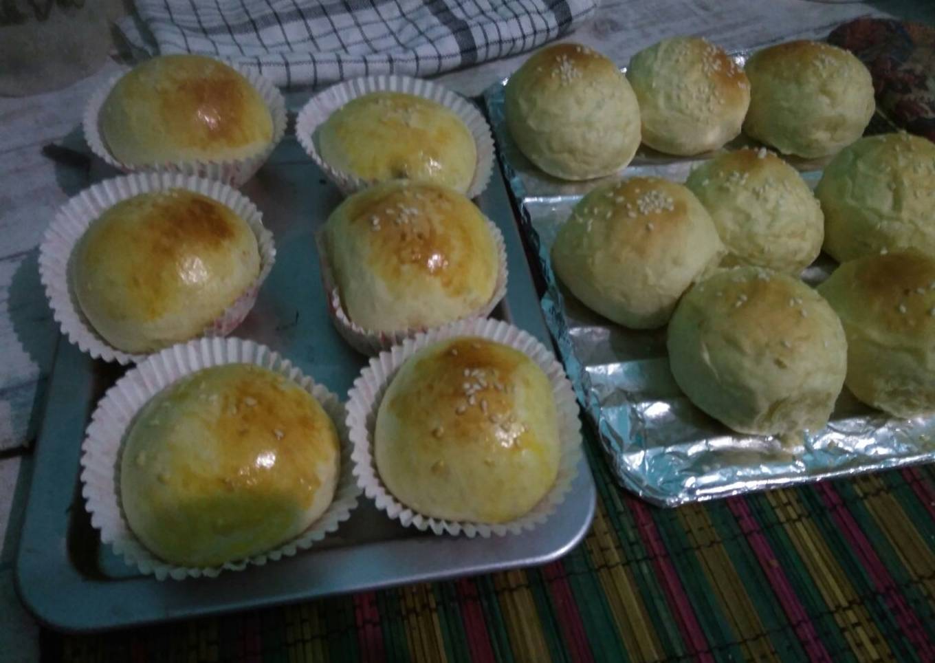Roti gandum (bun hamburger dan isi coklat)co
