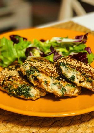 Foto principal de Hamburguesas de pollo con kale y portobello🍗🌱