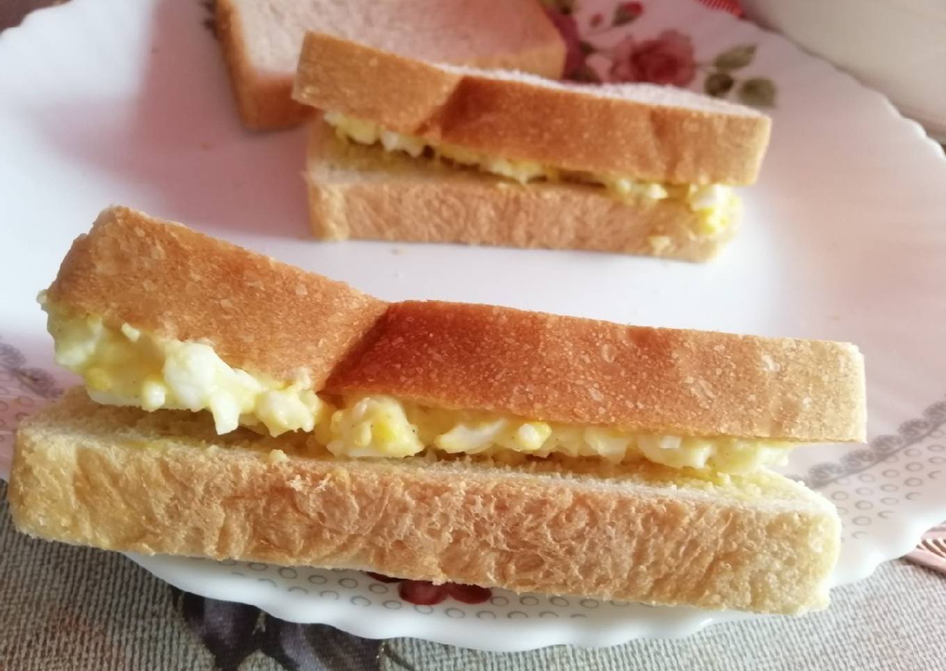 Sandwic telur dari bulan Mei