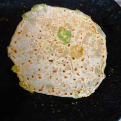 A picture of Dill leaves aloo paratha.