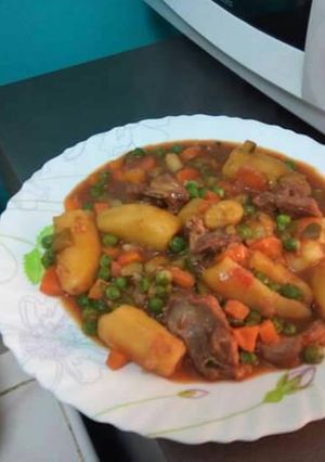A picture of Matoke and beef stew.