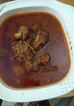 A picture of Beef qorma.