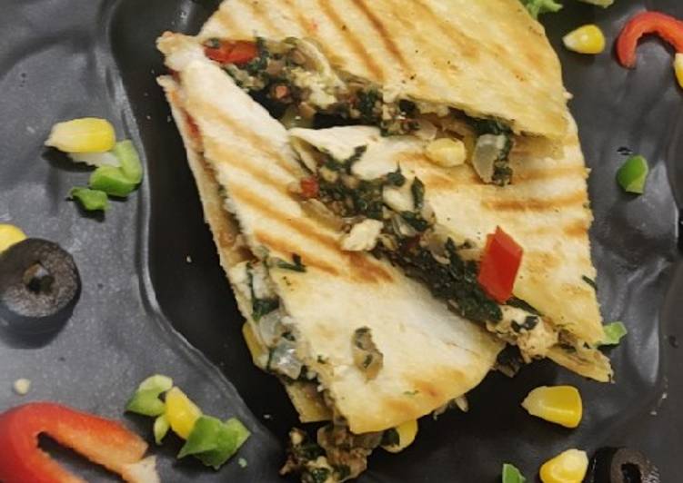Cheesy spinach roti quessadillas