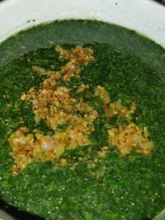 صورة لوصفة ملوخية بشوربة اللحمة