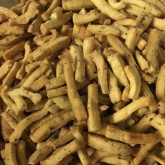 A picture of Namak pare.