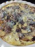 Pudin de panettone con naranja y mermelada de cerezas