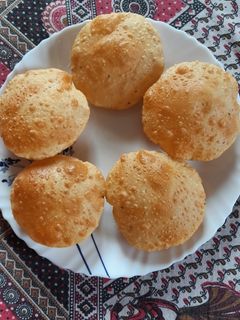आटा और मैदा की पूरी (Aata aur maida ki puri recipe in hindi) रेसिपी मुख्य फोटो