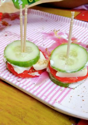 A picture of Cheesy cucumber punch.