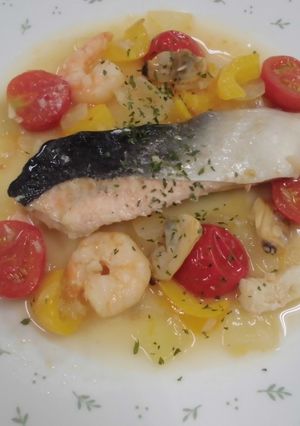 A picture of Acqua pazza style salmon.