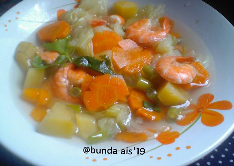 Resep Soup udang wortel yang Bikin Ngiler
