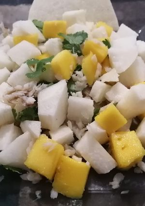 Una foto de Ensalada de jícama y mango