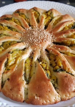 A picture of Stuffed sunflower bread.