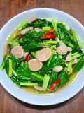 Sawi hijau cah baso
