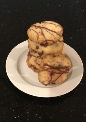 A picture of Peppermint Chip Shortbread Cookies.