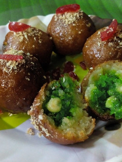 ஸ்விட் பிரட் பால்ஸ் (Sweet Bread Balls Recipe in tamil) செய்முறை முக்கிய புகைப்படம்