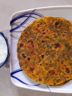 थेपला (Thepla recipe in Hindi) रेसिपी मुख्य फोटो