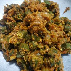 A picture of Bendekai gojju.