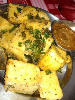 ढोकला (dhokla recipe in Hindi) रेसिपी मुख्य फोटो